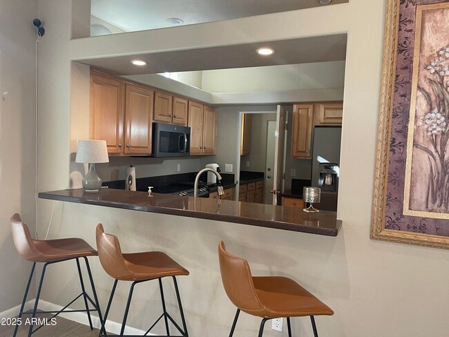 Building Photo - 6020 E Rancho Manana Blvd