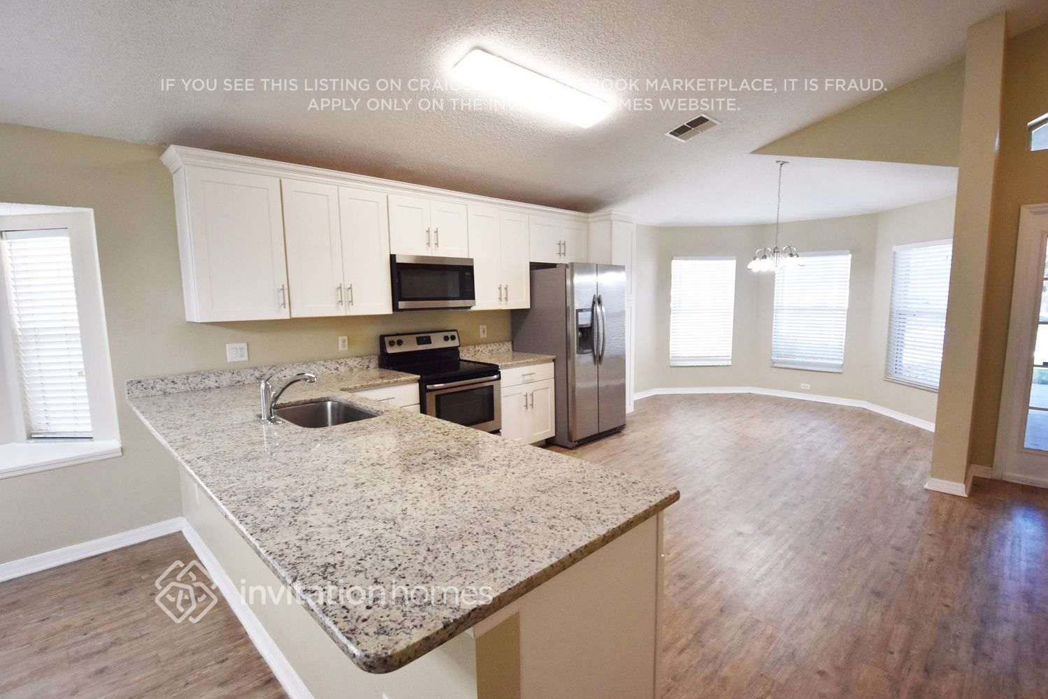 Building Photo - 5581 Los Palma Vista Dr