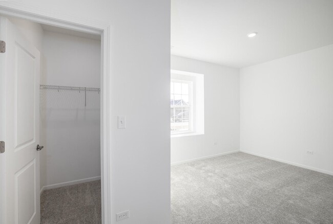 Building Photo - 6052 E 116th Pl