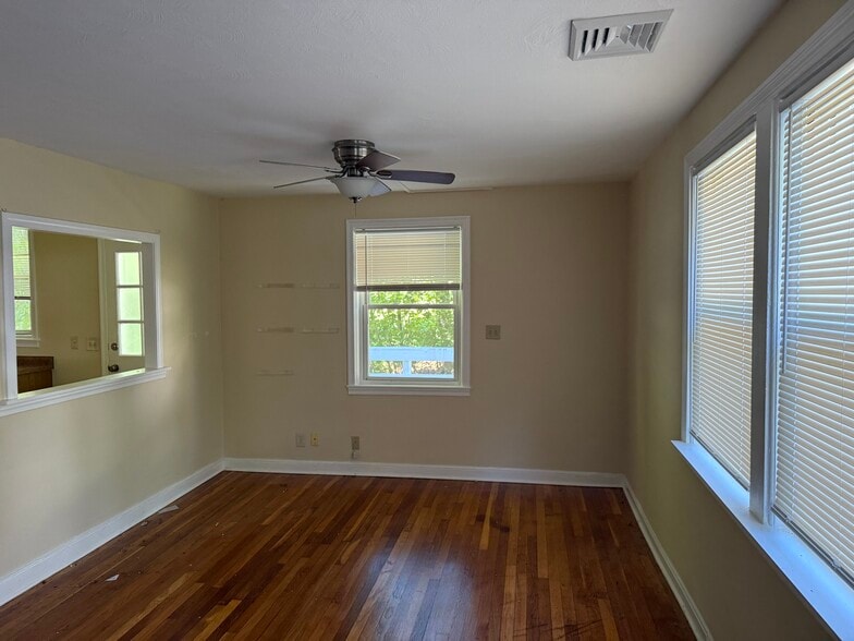 BEDROOM - 190 Institute Rd