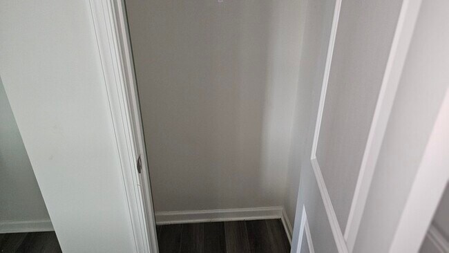 Building Photo - Modern Comfort Meets Southern Charm – 4-Be...