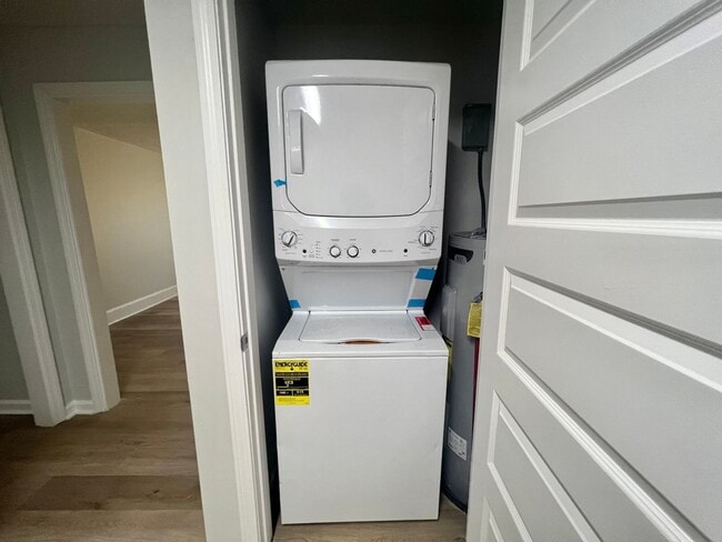 Building Photo - 507 Maple St