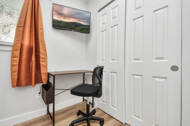 Building Photo - 5115 Clay St