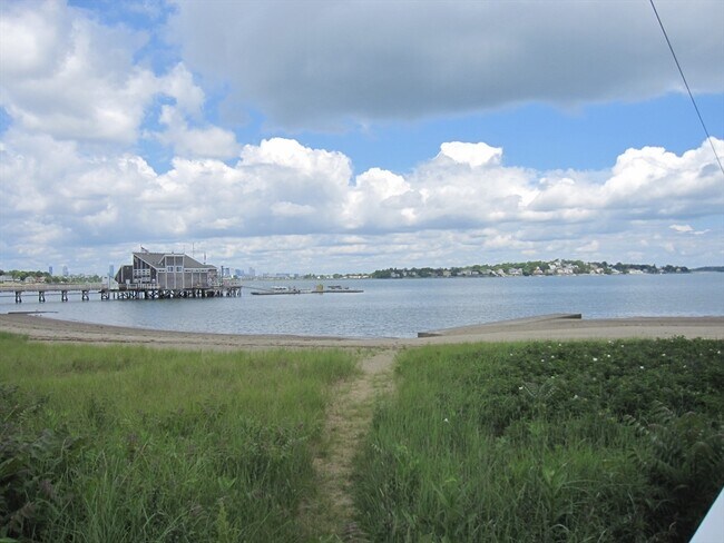 Building Photo - 677 Quincy Shore Dr