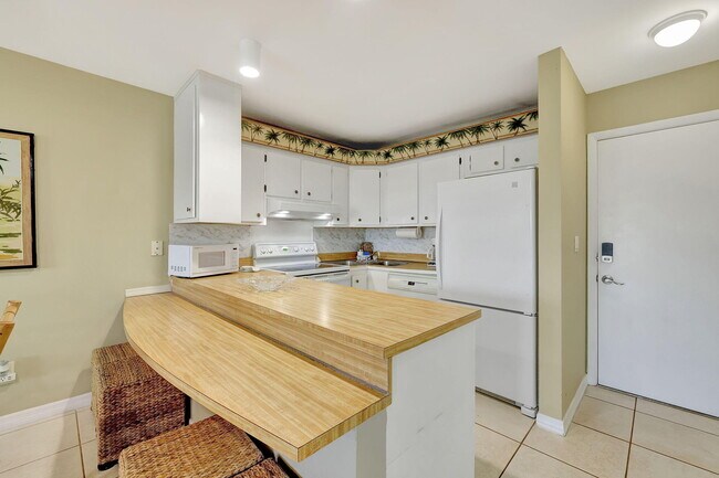 Building Photo - 2400 S Ocean Dr
