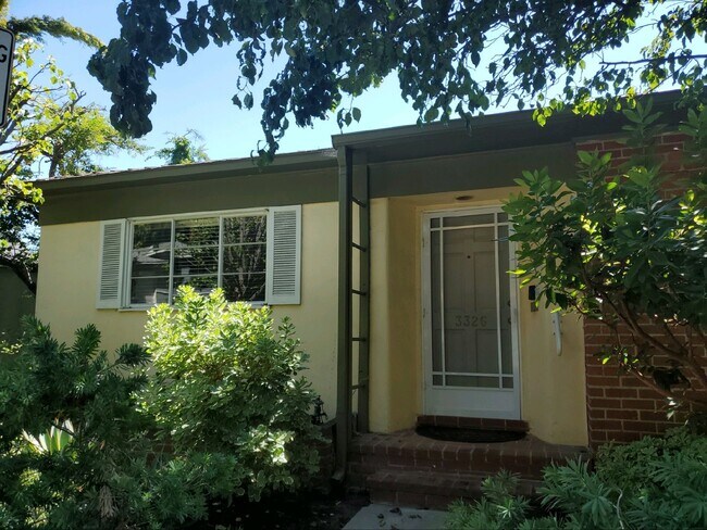 Primary Photo - 3326 Floyd Ter Los Angeles, CA 90068