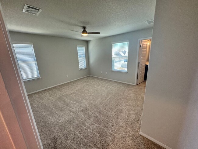 Building Photo - New & Modern Beach Like Home - 2/2.5 - Cas...