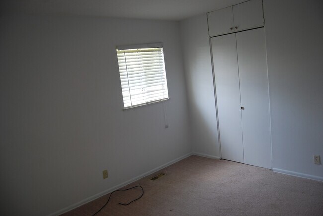 Building Photo - 7712 Colony-