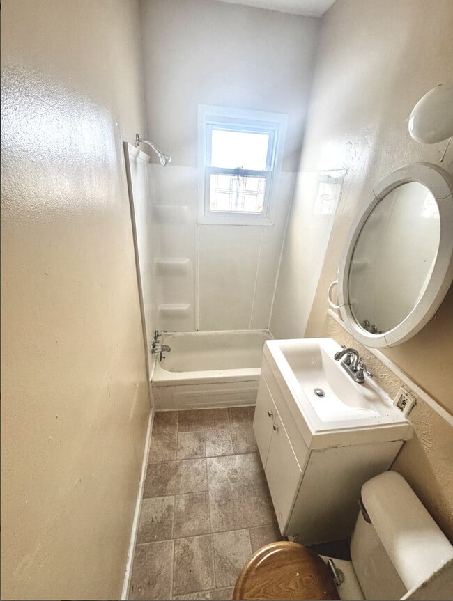 Building Photo - Affordable 3-bedroom, 1.5-bath, 2-story home!