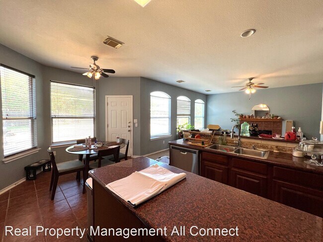 Building Photo - 4 br, 2.5 bath House - 802 Stevenage Dr