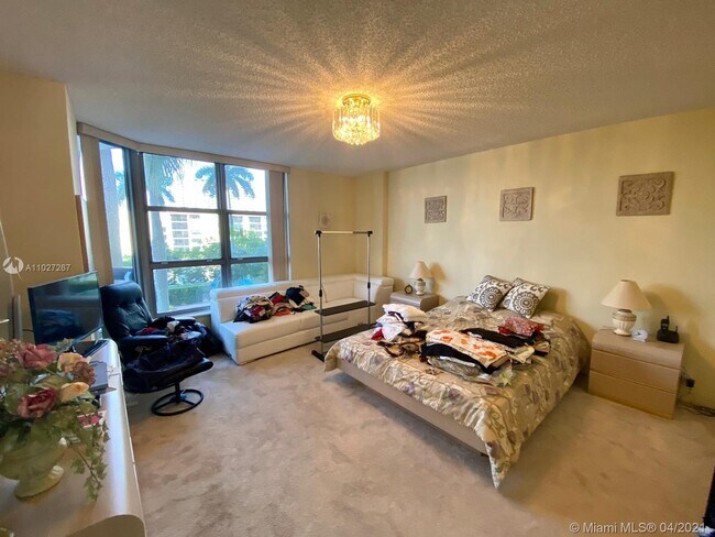 Building Photo - 3530 Mystic Pointe Dr