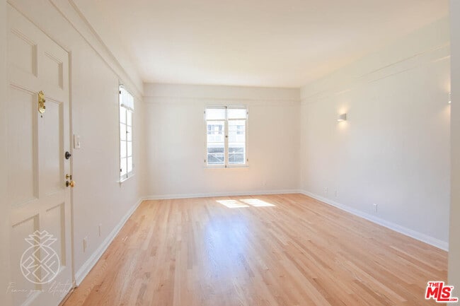 Building Photo - 1069 S Holt Ave