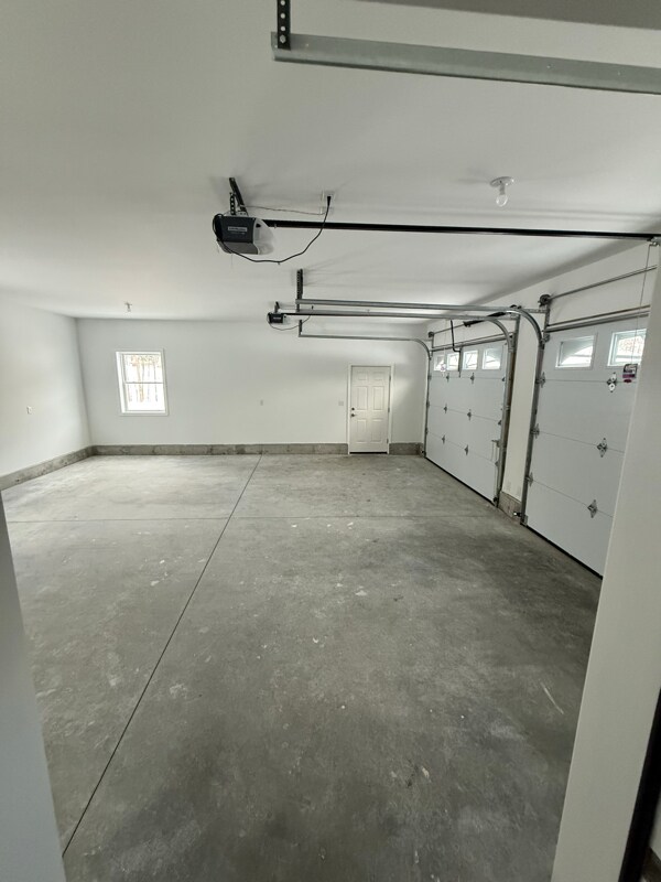 Building Photo - 4 Mellow Hill