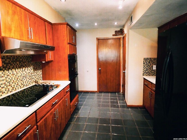 Building Photo - 3623 Green Spring