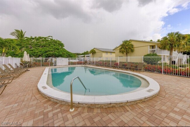 Building Photo - 4605 Bayshore Dr