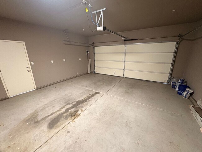 Building Photo - Lovely 3 bedroom home for rent in Hanford CA