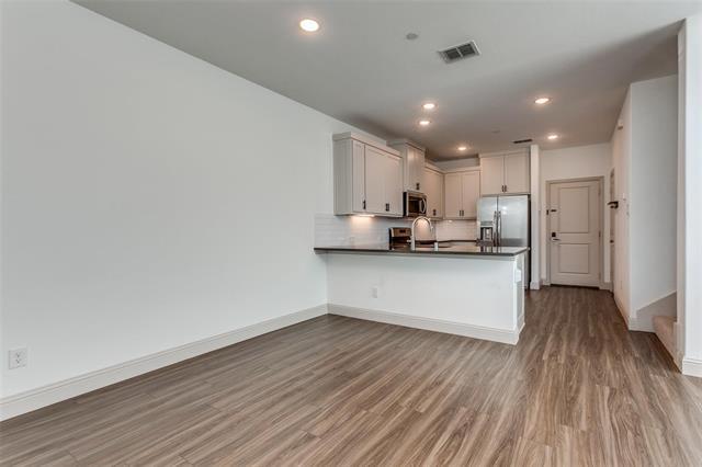 Building Photo - 2533 Barnwood Ln