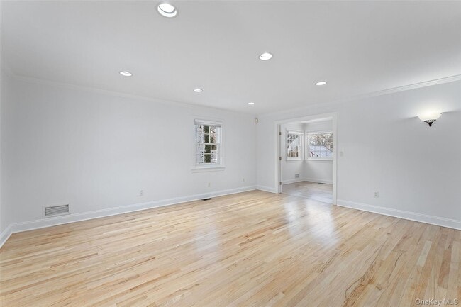 Building Photo - 14 Wakefield Rd