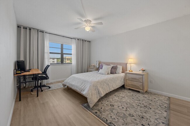 Building Photo - 9273 SW 8th St