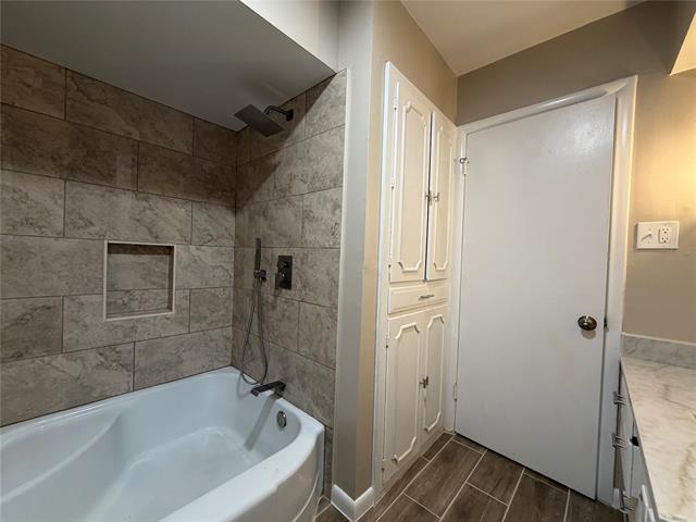 Building Photo - 4412 Granbury Rd