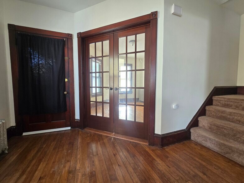 Building Photo - 146 Analomink St