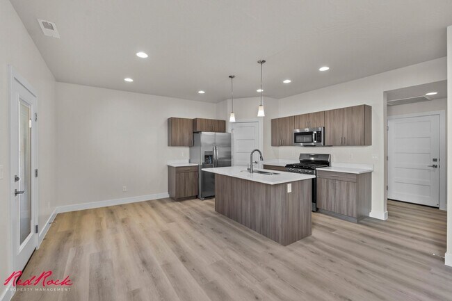 Building Photo - NEW 3 Bedroom Townhome in Washington!