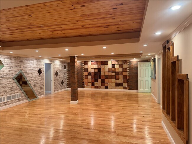 Building Photo - 14228 Manderleigh Woods Dr