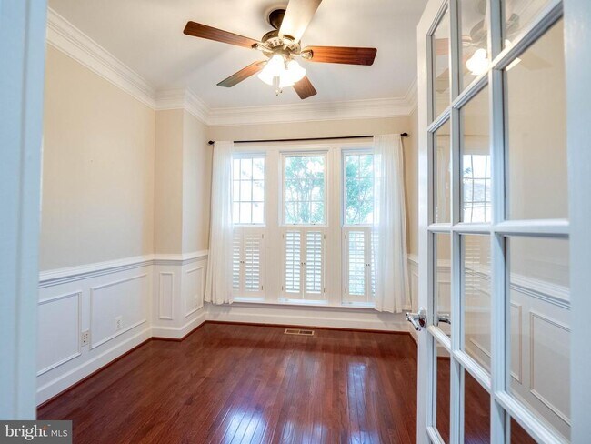 Building Photo - 41397 Windybush Dr