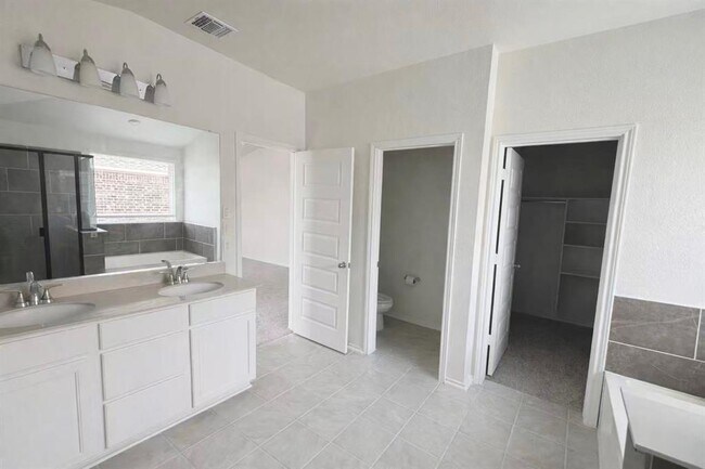 Building Photo - 4937 Morese Palace Trl