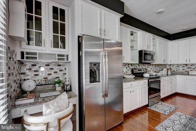 Building Photo - 3550 Briarwood Dr