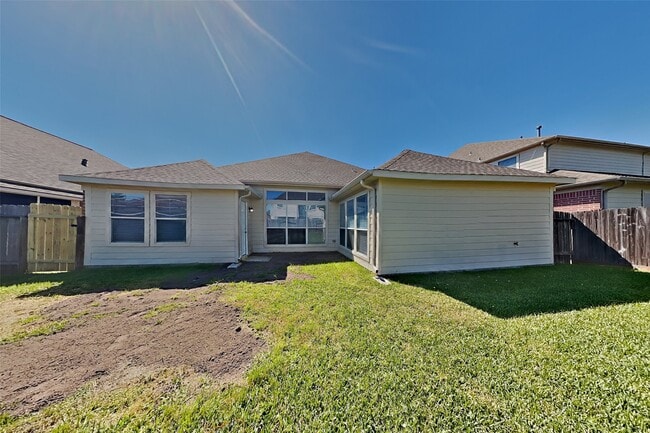 Building Photo - 20502 Upper Green St