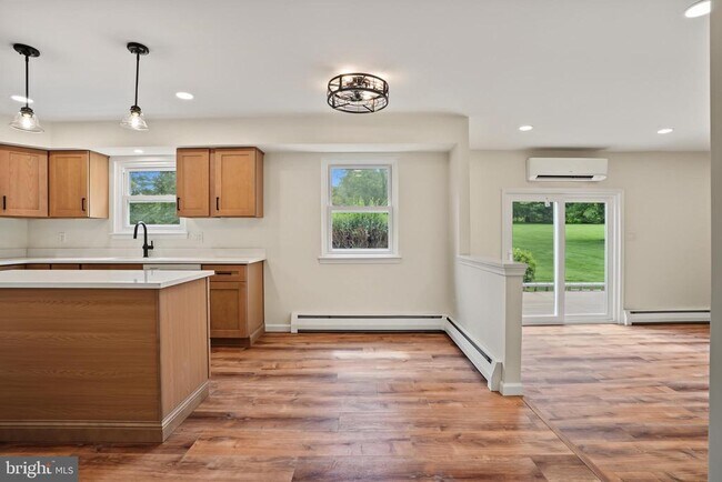 Building Photo - 1324 Quarry Hall Rd