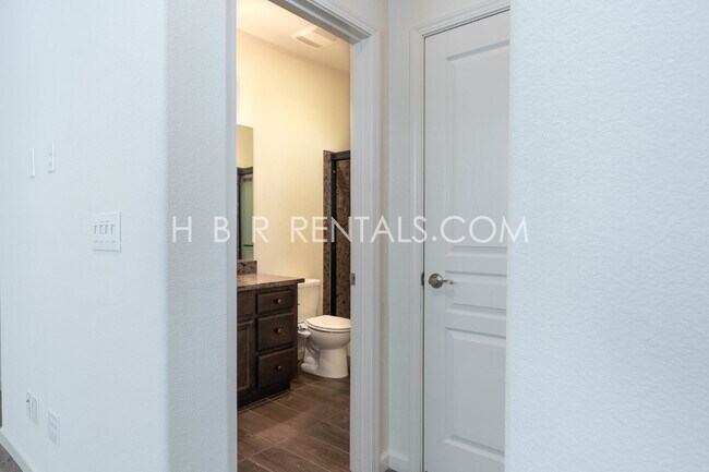 Building Photo - Spacious 4-Bedroom with Granite Finishes in Tracy – Your Dream Home Awaits!