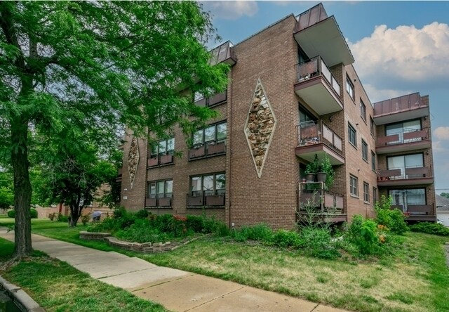 Primary Photo - 6517 N California Ave