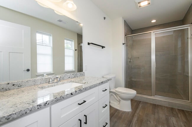 Building Photo - 208 Grand Ave