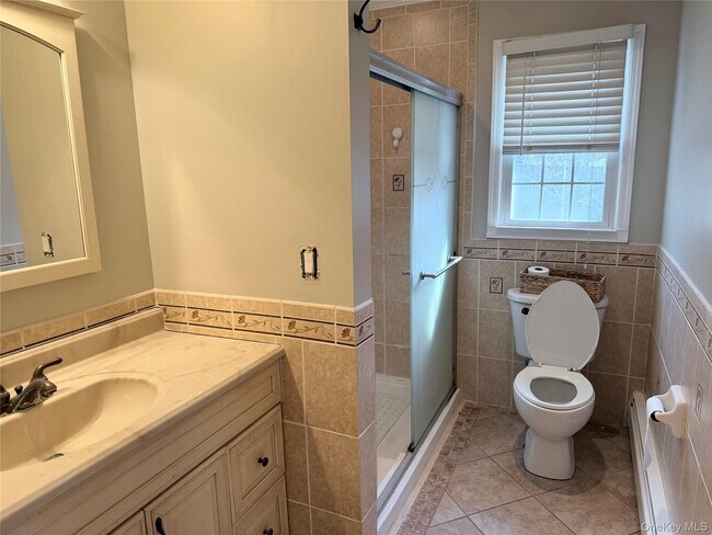 Building Photo - 12 Juniper Ln