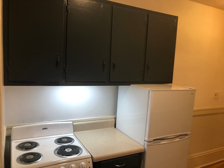 Apt D Kitchen - 1212 Brookstown Ave