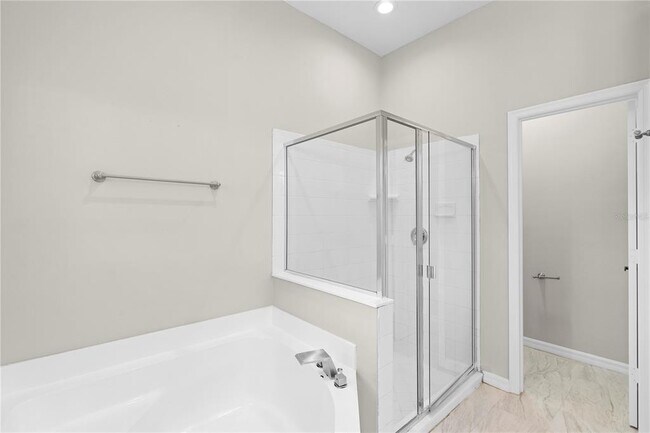 Building Photo - 9885 Montclair Cir