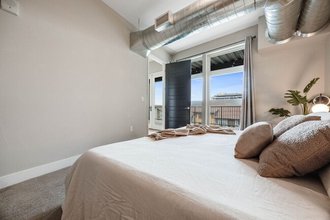 Building Photo - 3198 Blake St