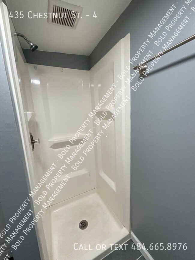 Building Photo - 435 Chestnut St