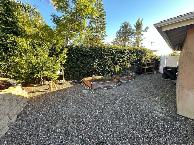 Building Photo - Charming 3-Bedroom, 3-Bathroom Family Home...