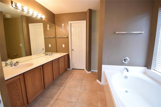 Building Photo - 1006 Abigail Dr