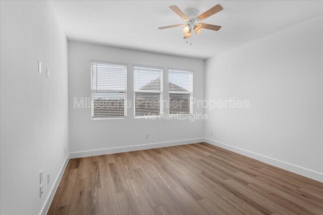 Building Photo - 820 Sunflower Trl