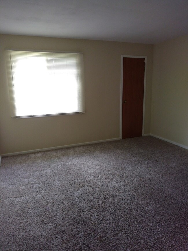 Building Photo - 3484 Western Ave