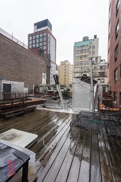 Building Photo - 219 E 23rd St
