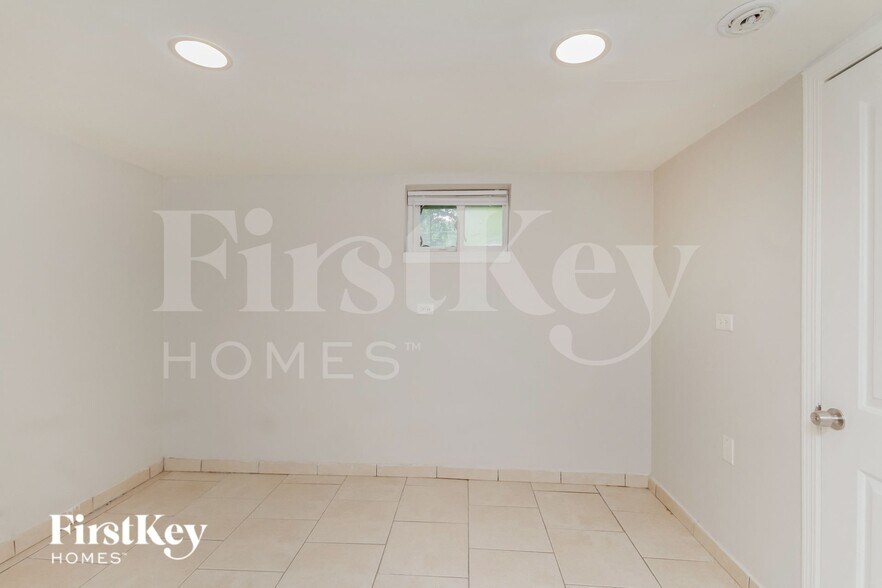 Building Photo - 3838-3216 216th Pl