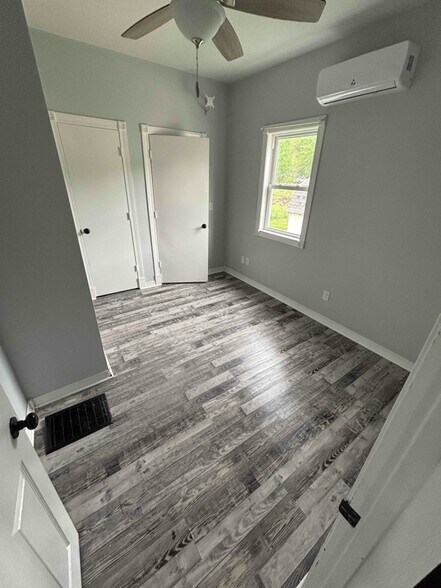 Building Photo - 615 E Jefferson St