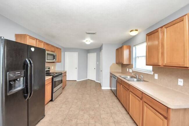 Building Photo - 14423 Hillard Green Ln