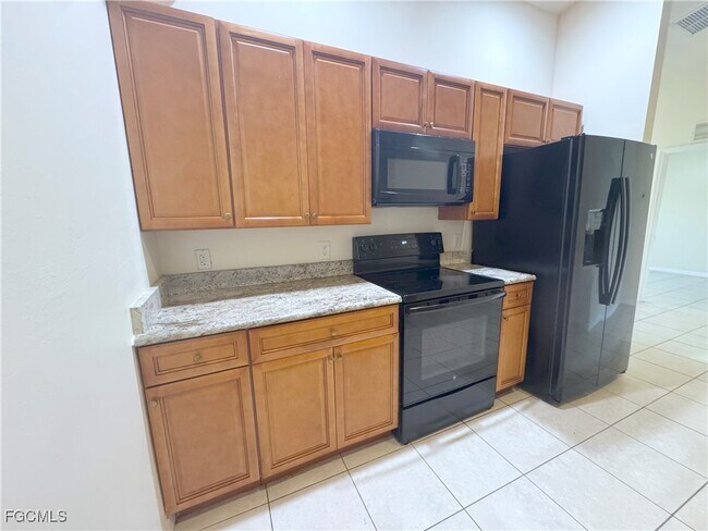 Building Photo - 411 Nicholas Pkwy W