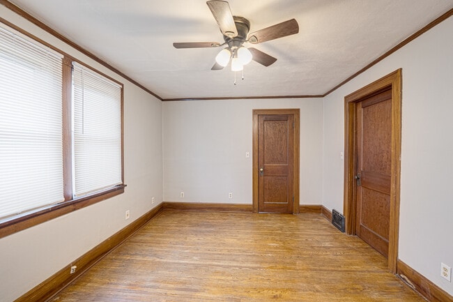 Building Photo - 814 22nd Ave